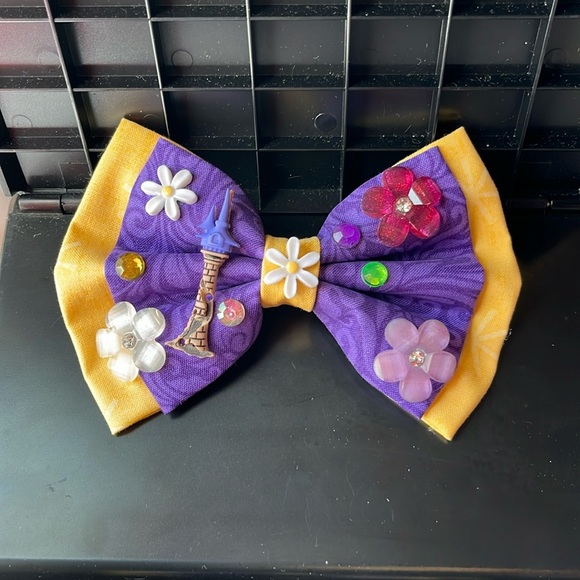 Rapunzel bow - Picture 1 of 4